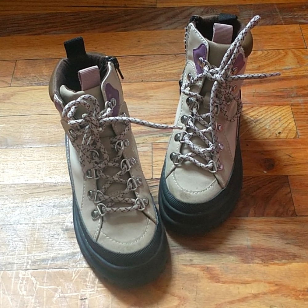Girl Zara boots size 13'5